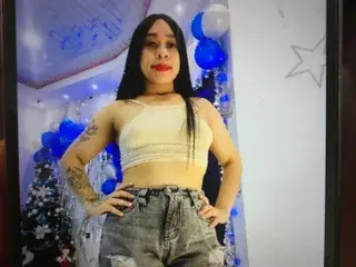 Girllatinhotter  live sex cam