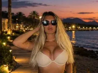 SharaBell  live sex cam