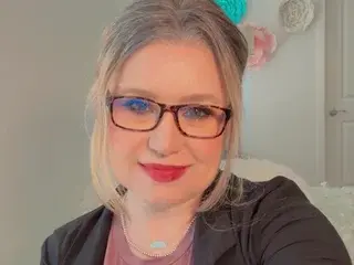 YourGirlfriendKat  live sex cam