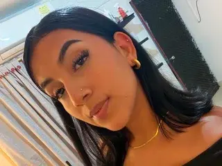 Nickygirl37  live sex cam