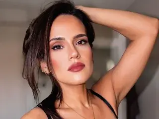 MiaNoir_X  live sex cam