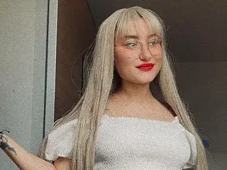 SANDIYEx  live sex cam