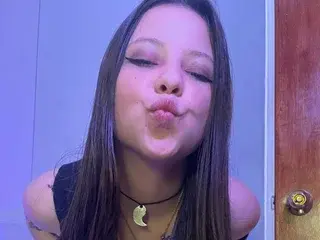 LisajonesSS  live sex cam