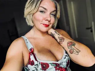 GoddessPoppy  live sex cam
