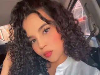 Luna_Monroe  live sex cam