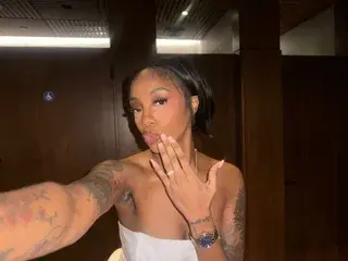 MadamAmour  live sex cam