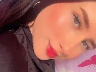 GabbieBenso  live sex cam