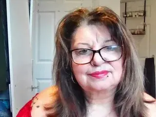 CurvyCougarBecca  live sex cam