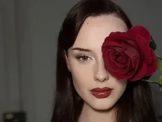 LadyHennieFaye  live sex cam