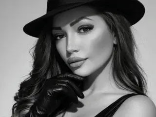 DonnaKlein  live sex cam