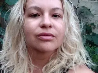 FreyaValo  live sex cam