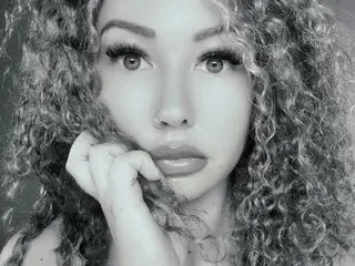 KatBigBum  live sex cam