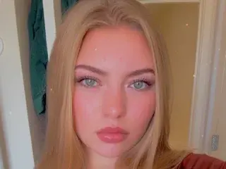 Ellie19Xo  live sex cam