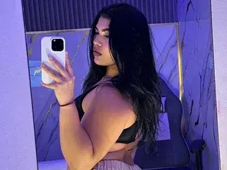Melanyrouse24  live sex cam