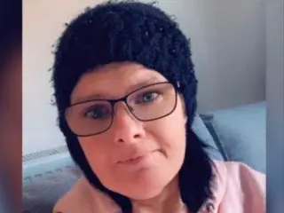 Katiee19  live sex cam