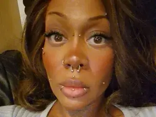 BellaNutella  live sex cam