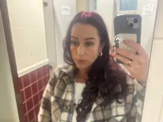 Naughtyy_Angie  live sex cam