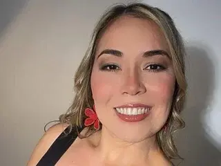 Anna_Luu  live sex cam