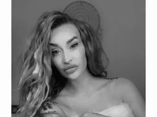 Luna_Bellex  live sex cam