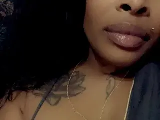 Tallandvoluptuous  live sex cam