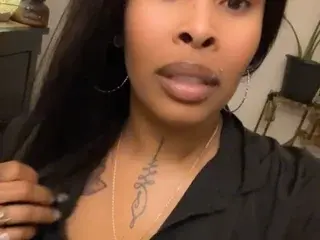 Tallandvoluptuous  live sex cam