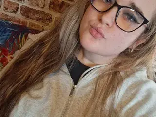 Foxyroxxyx  live sex cam