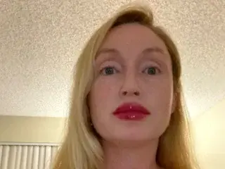 MissCherryValentine  live sex cam