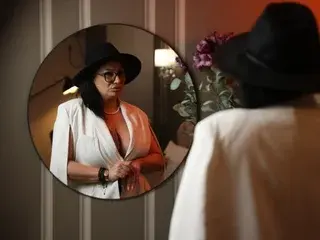 NinnaDevone  live sex cam