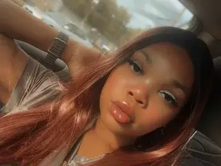 LunaNova444  live sex cam