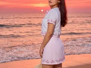 Sassysoumya  live sex cam