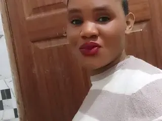 ZariaLuxe  live sex cam