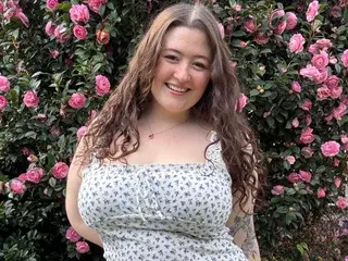 EmberlyAdams  live sex cam