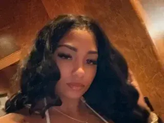 KamStarKiki  live sex cam