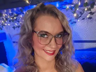 NinaNicoleRoyale  live sex cam