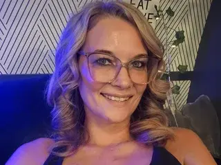 NinaNicoleRoyale  live sex cam