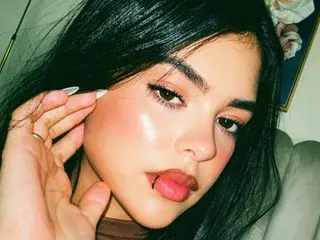 EmilyyJhonson  live sex cam
