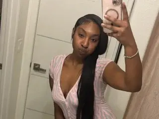 Nenelove33  live sex cam