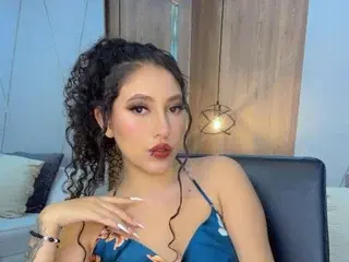 AmaraLux  live sex cam