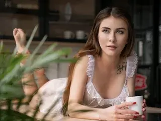 LanaFox18  live sex cam