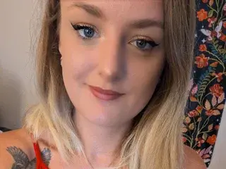 EmiWinters23  live sex cam