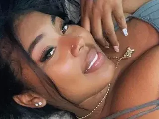 HilaryWilsonn  live sex cam