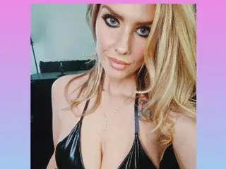 Ellie_Conrad  live sex cam