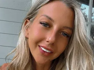 Scarlettt_21xxx  live sex cam