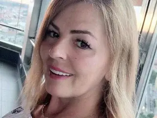 YulliaMilfX  live sex cam