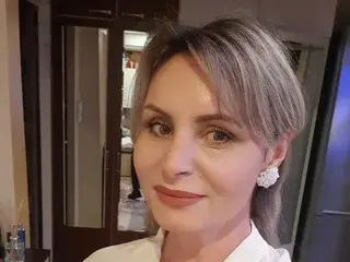 Amidalla19  live sex cam