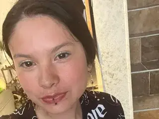 Sharoncoral  live sex cam