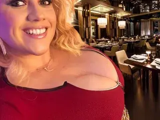 Kandymilf  live sex cam