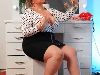 Kandymilf  live sex cam