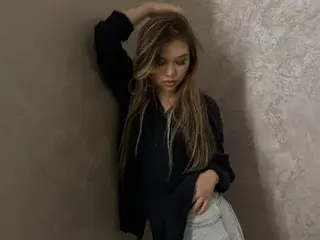 Kyui_sun  live sex cam