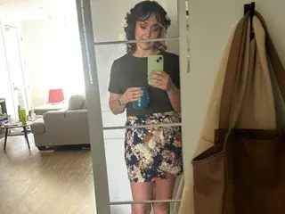 Cleanjoleen  live sex cam